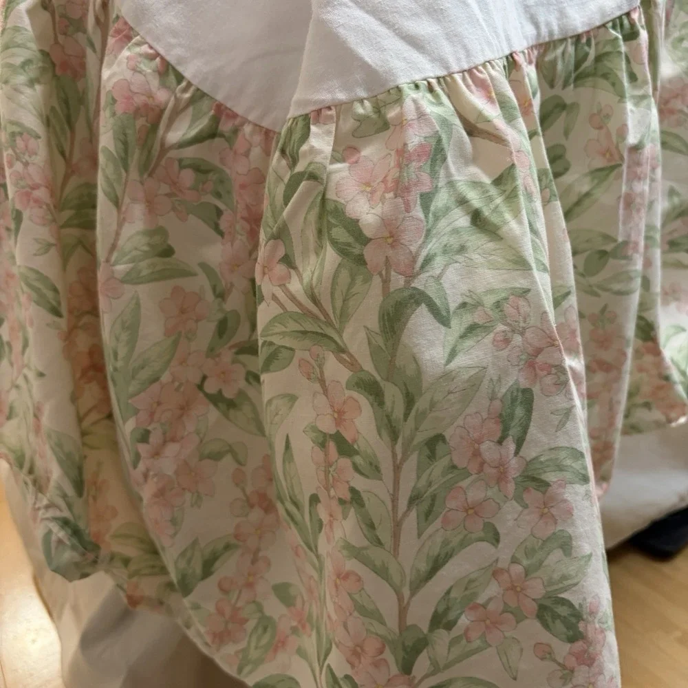 Vintage Floral Bedskirt Queen + 2 Ruffled Shams Pink Green Cottagecore USA